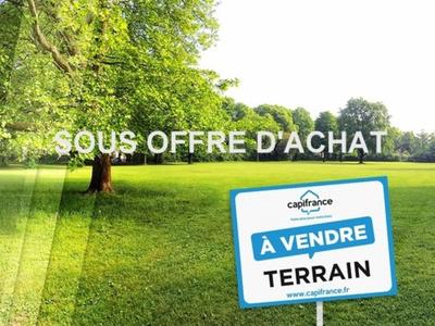 Terrain constructible - 838 m²