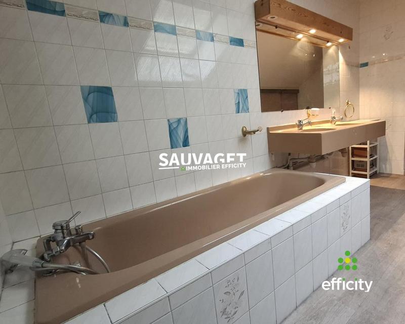 Appartement ancien - 101 m² - 3 pièces