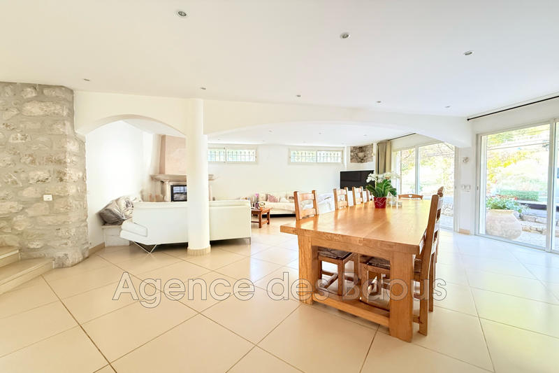 Maison - 222 m² - 6 pièces