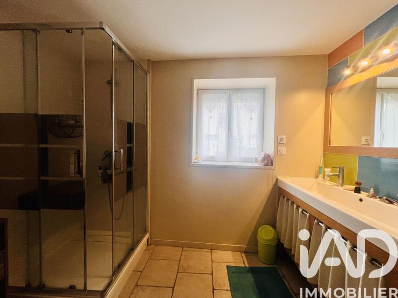 Maison - 202 m² - 6 pièces