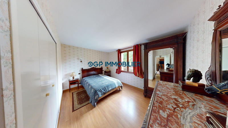 Maison - 201 m² - 6 pièces