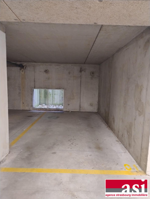 Parking / Garage - 10 m²