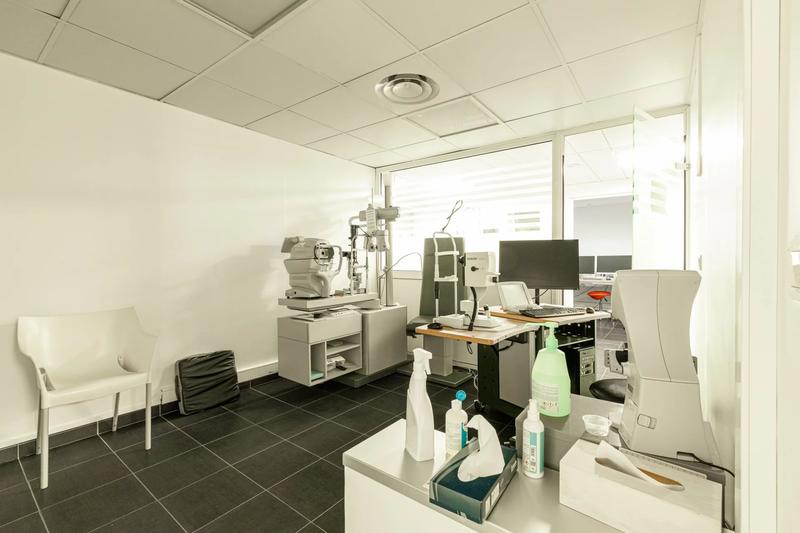 Local commercial - 224 m² - 9 pièces