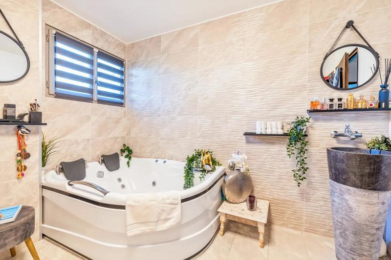 Maison - 176 m² - 6 pièces