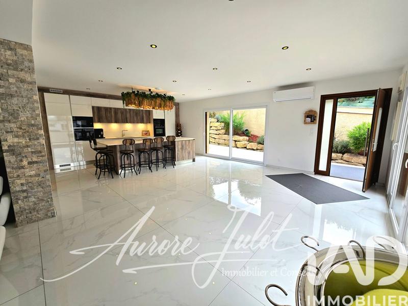 Maison - 150 m² - 4 pièces