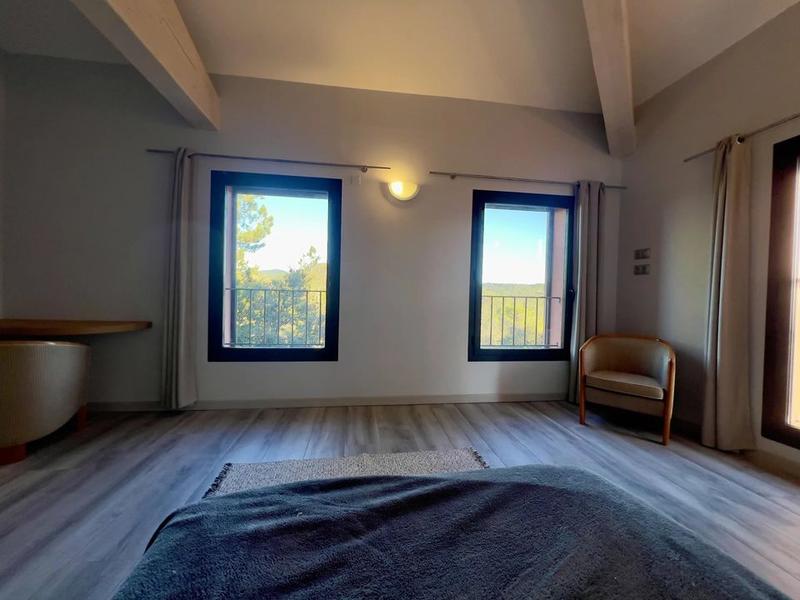 Maison - 281 m² - 12 pièces