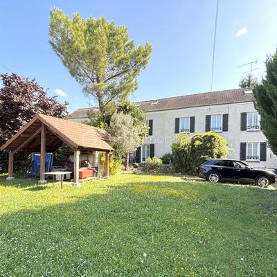 Propriété - 154 m² - 6 pièces
