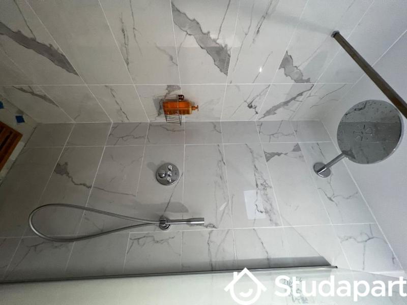 Appartement - 80 m² - 3 pièces