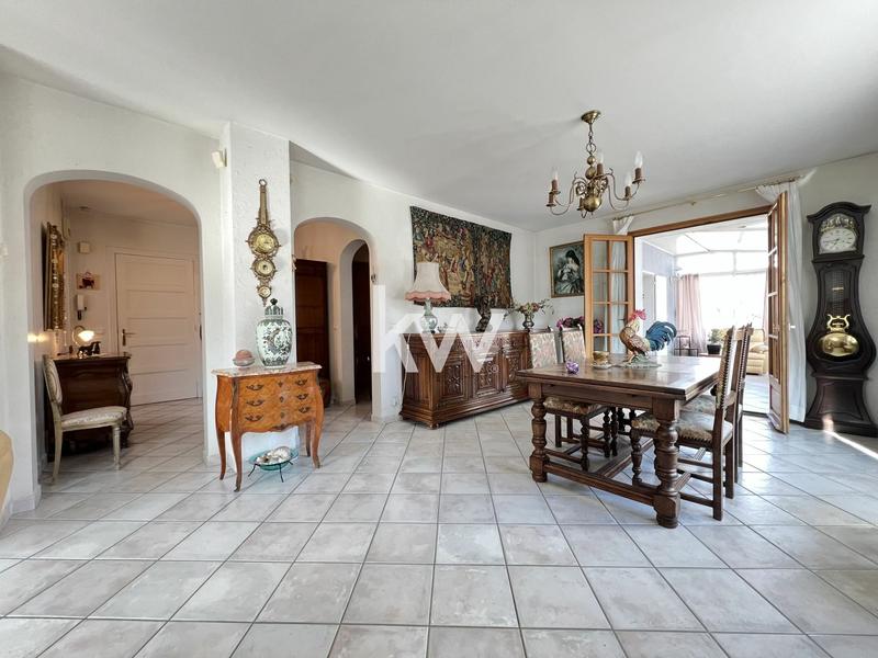 Maison de maîtres - 355 m² - 9 pièces