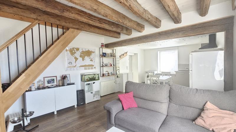 Maison - 203 m² - 9 pièces
