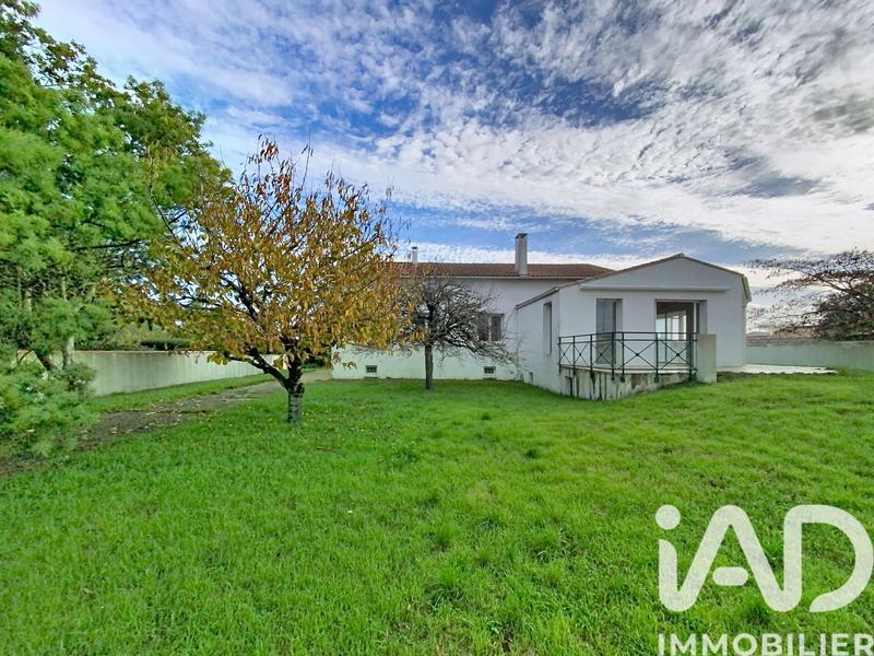 Maison - 255 m² - 9 pièces