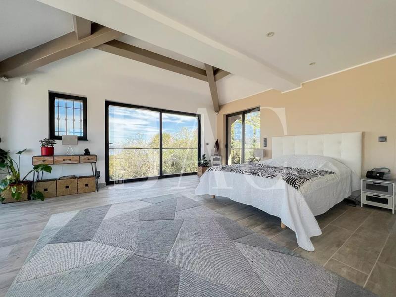 Villa - 350 m² - 7 pièces