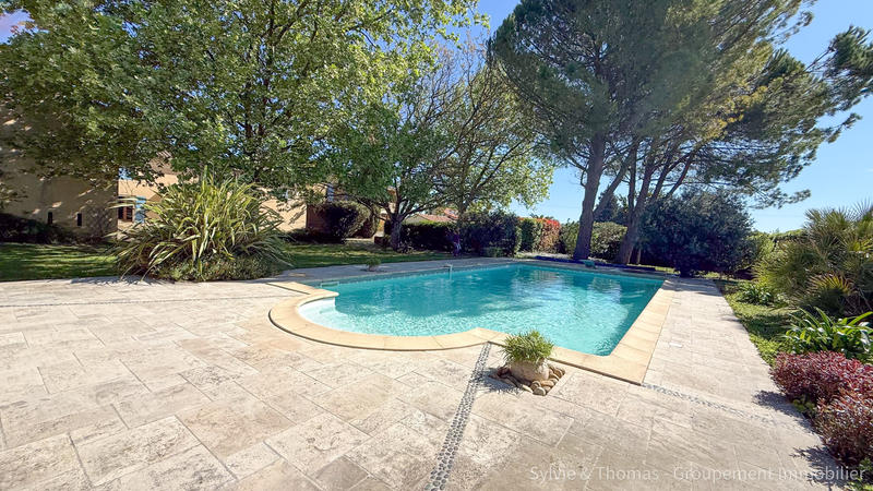 Mas - 264 m² - 8 pièces