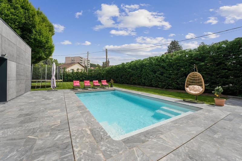 Maison - 270 m² - 7 pièces