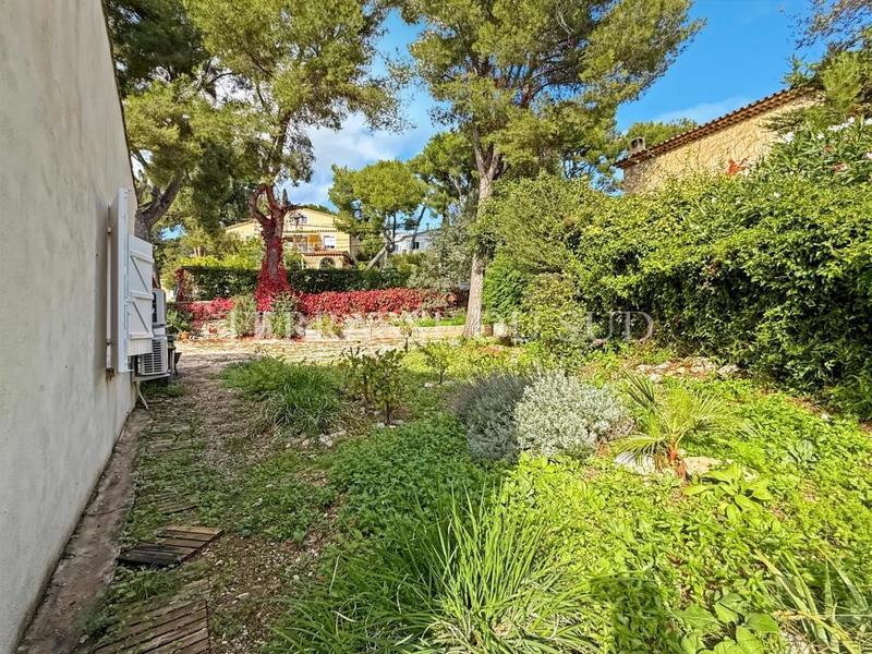 Maison - 94 m² - 4 pièces