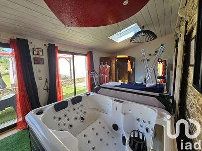 Maison - 313 m² - 9 pièces