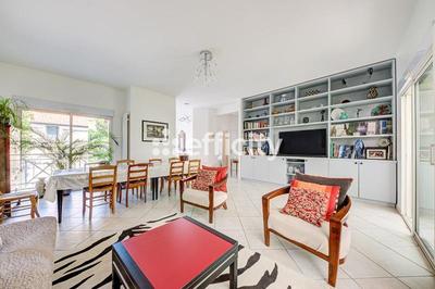 Maison - 200 m² - 9 pièces