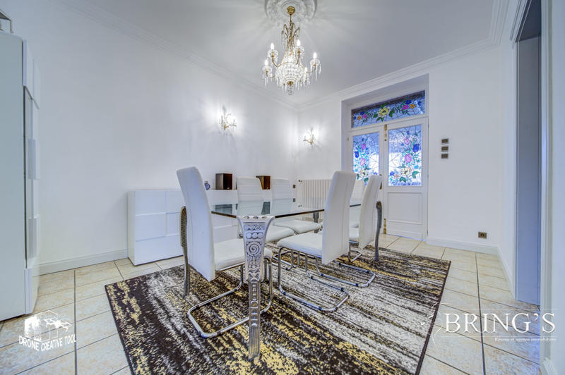 Maison - 181 m² - 10 pièces