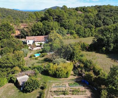 Maison - 225 m² - 9 pièces