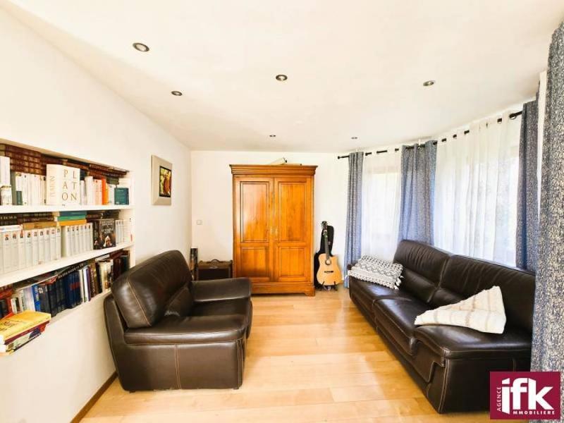 Propriété - 249 m² - 9 pièces
