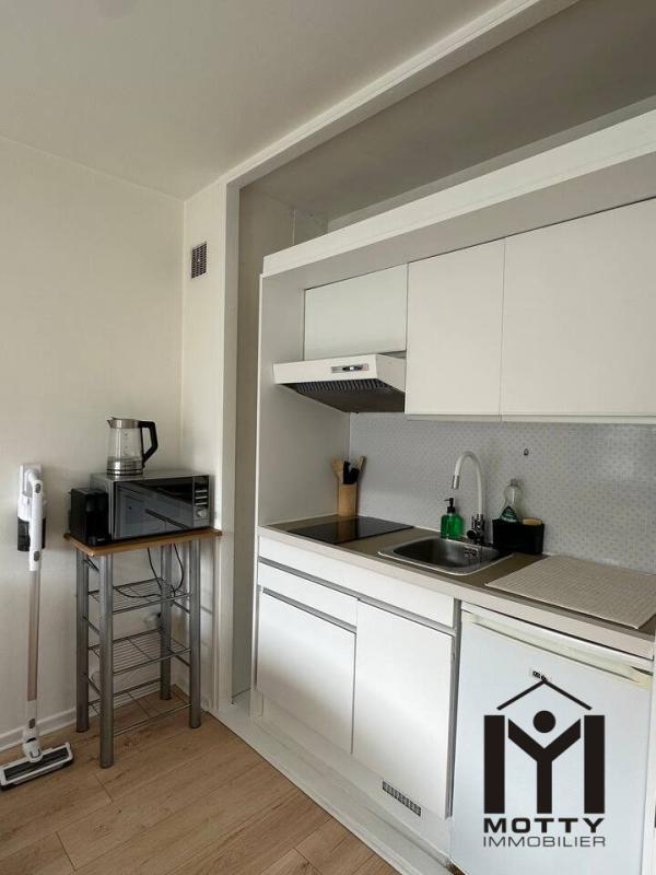 Studio - 25 m² - 1 pièce