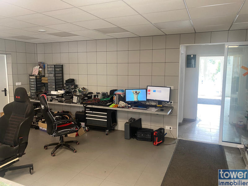 Local d'activités - 454 m² - 10 pièces