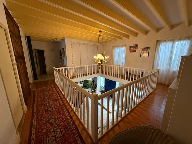 Maison - 259 m² - 7 pièces