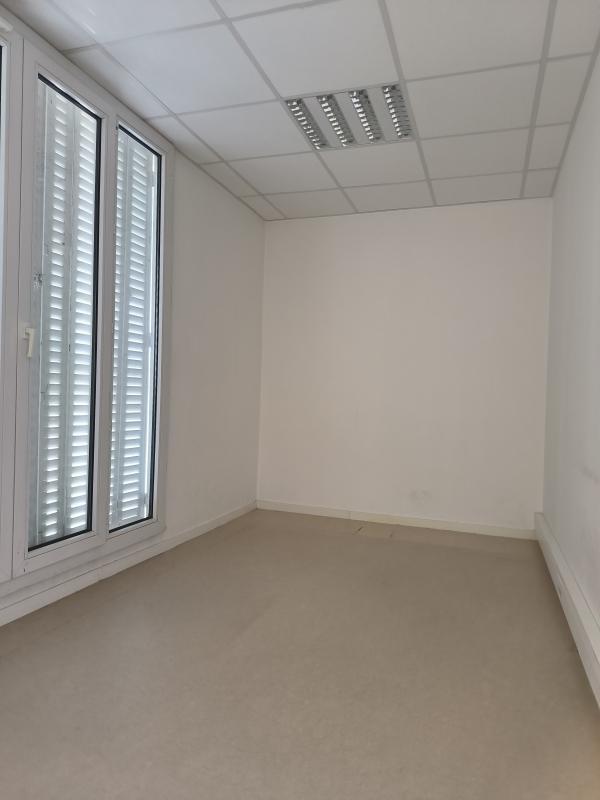 Bureau - 89 m² - 5 pièces