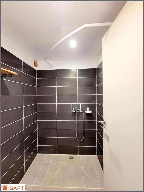 Maison - 248 m² - 7 pièces