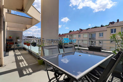 Appartement - 77 m² - 3 pièces