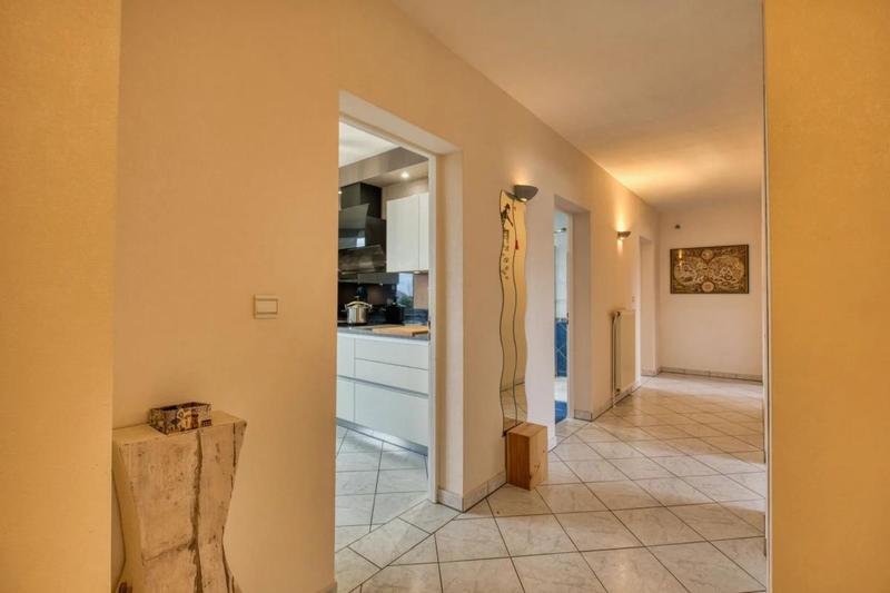 Maison - 266 m² - 7 pièces