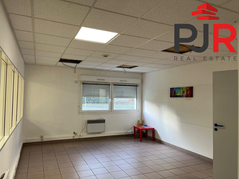 Local d'activités - 810 m²