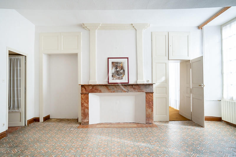 Maison - 304 m² - 10 pièces