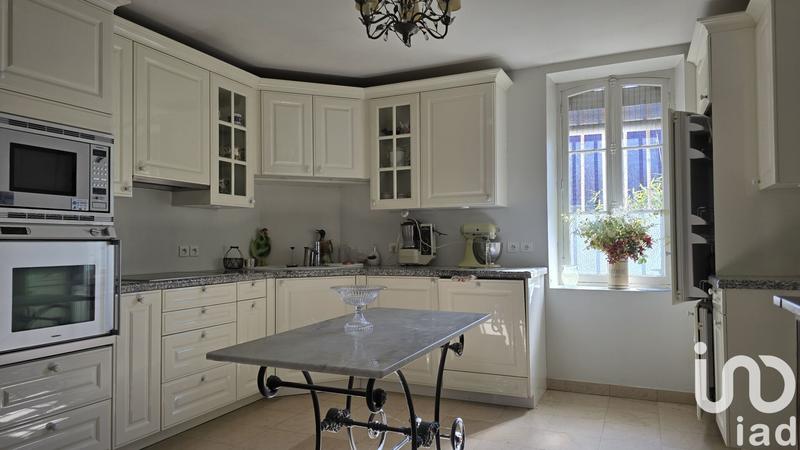 Maison - 223 m² - 7 pièces