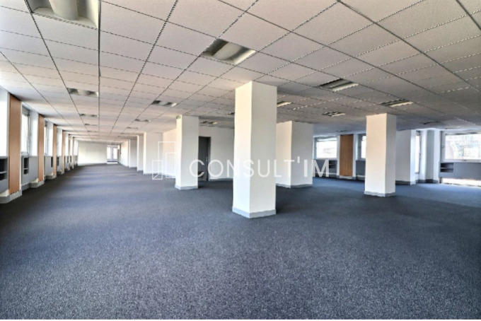 Bureau - 1 036 m²