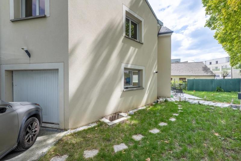 Maison - 98 m² - 5 pièces