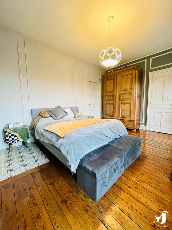 Maison - 240 m² - 8 pièces