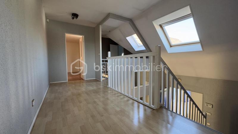 Maison - 230 m² - 8 pièces
