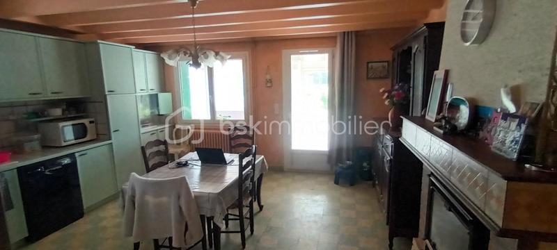 Maison - 230 m² - 11 pièces