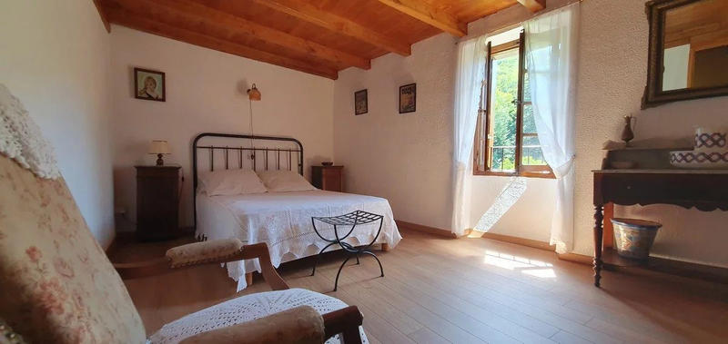 Maison traditionnelle - 100 m² - 5 pièces