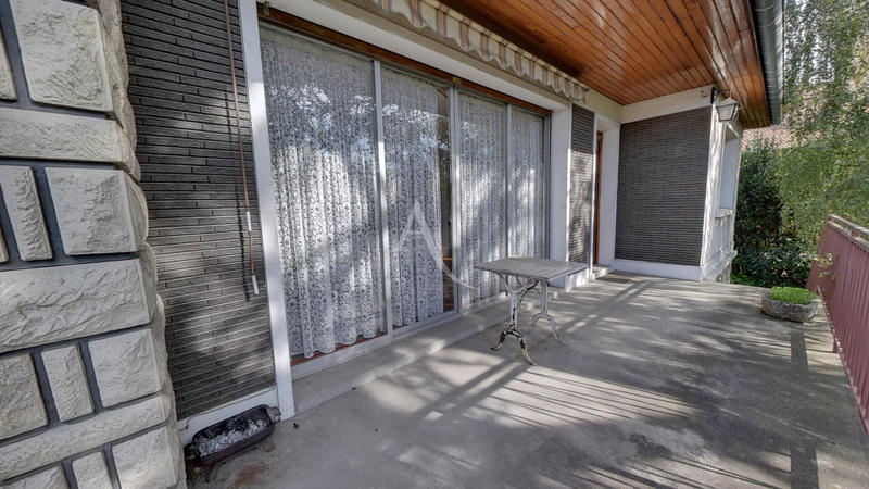 Maison - 180 m² - 5 pièces