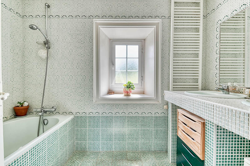 Maison - 228 m² - 8 pièces