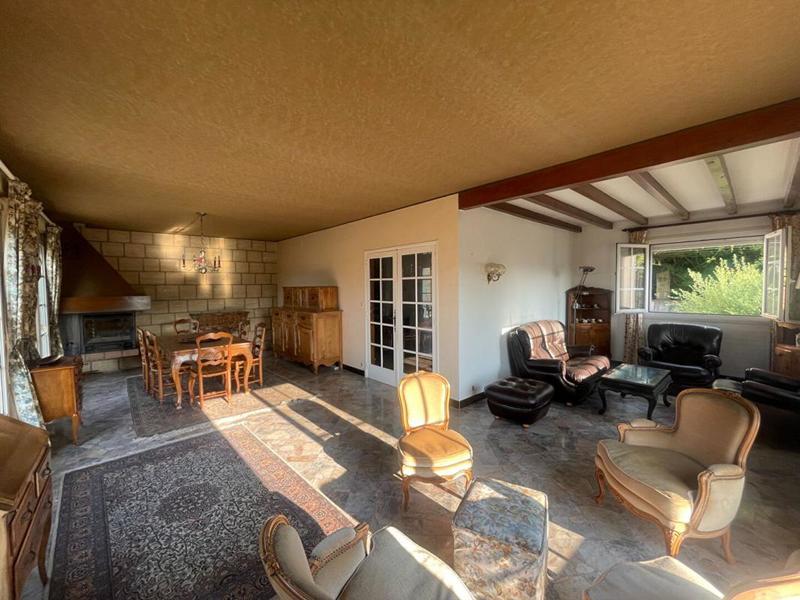 Maison - 221 m² - 8 pièces