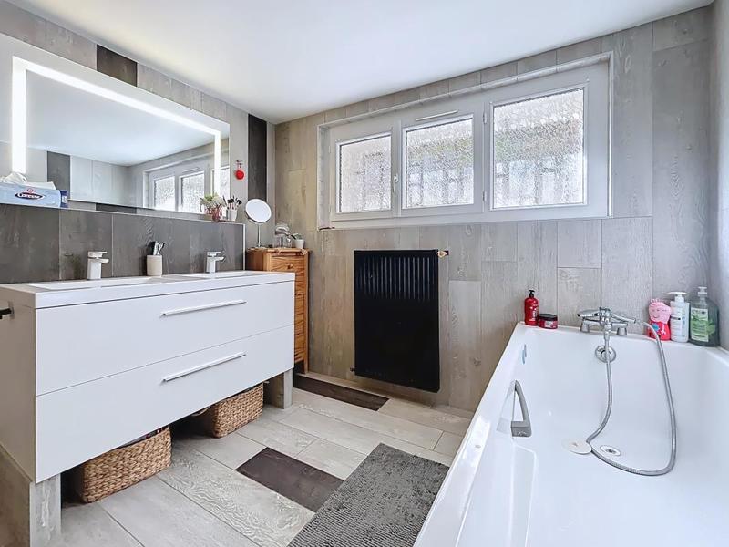 Pavillon - 121 m² - 4 pièces