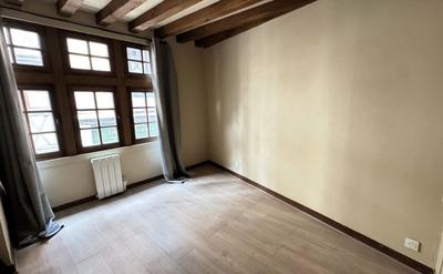 Appartement ancien - 70 m² - 3 pièces