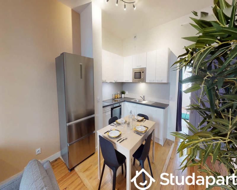 Chambre - 80 m² - 1 pièce