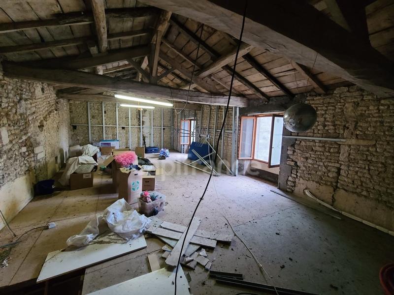 Maison - 94 m² - 2 pièces