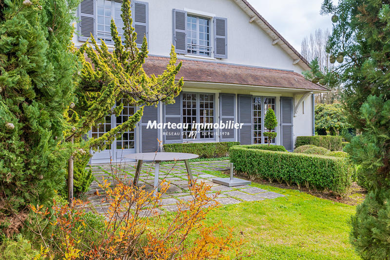 Demeure - 589 m² - 15 pièces