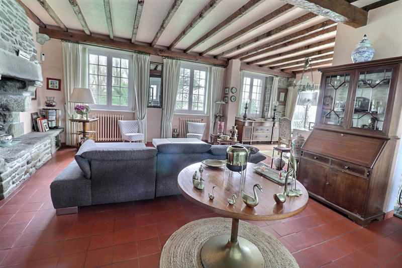 Maison - 311 m² - 10 pièces