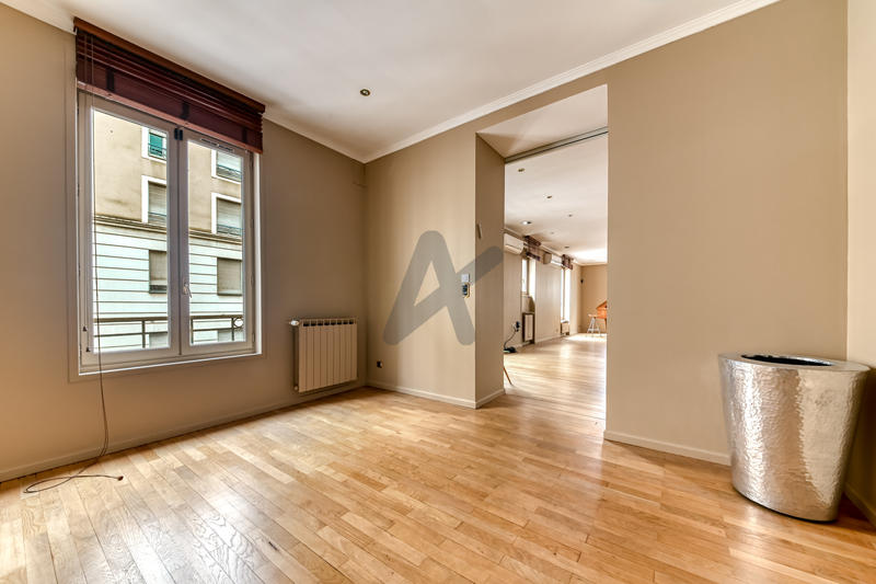 Immeuble - 372 m² - 11 pièces